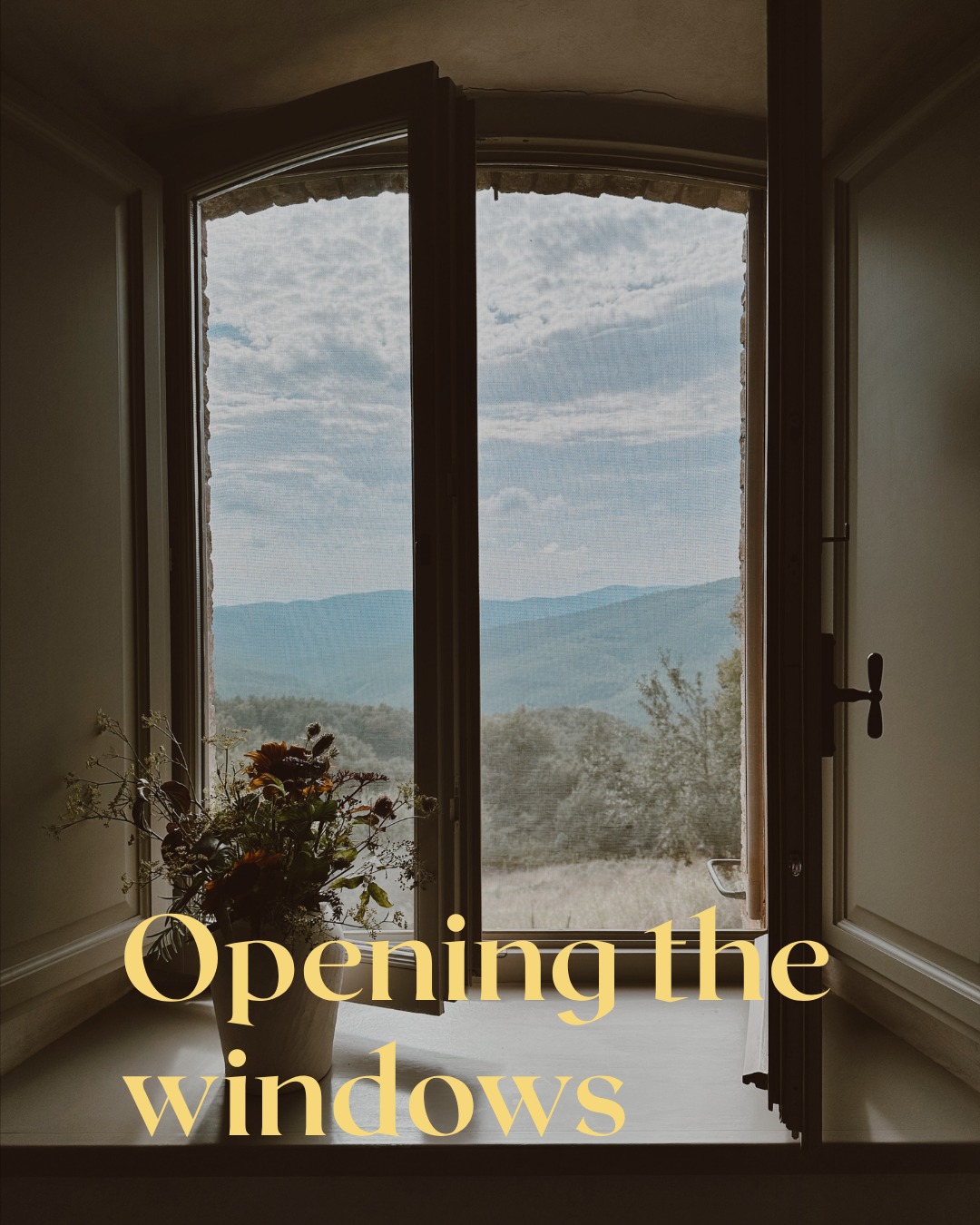 September has always felt a little different.Not because it's suddenly fall...But because life slows down just enough to notice the little things.🍃 Opening the windows.🛍️ Saturday mornings at the farmers market.🌅 Earlier sunsets.🕯️ Lighting a candle a little earlier in the evening.🥣 Knowing soup season is almost here.These are the moments we'll remember long after the season has passed.What's one little thing you love about September? We'd love to hear it in the comments. 🍎#September #SimpleLiving #SouthernOakArtisan #SoyCandles #HandPouredCandles #SmallBusiness #MadeInNC #CozyHome #SeptemberVibes #SlowLiving #LittleThings #HomeFragrance
