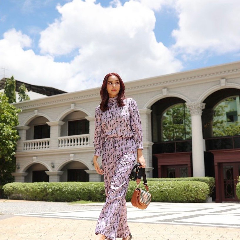 DAKS Thailand - featuring the British Wildflower Print that I designed for the brand.
.
.
.
.
#fashionindustry #luxury #textiles #print #britishfashioncouncil #londonfashionweek #indx #youngdesigner #printdesigner #ntuart #trend #magazine #ntufashion #designer #notjustalabel #fashiondesigner #ntualumni #gfwalumni #mens #womens #fashion #autumn #winter #trend #illustration