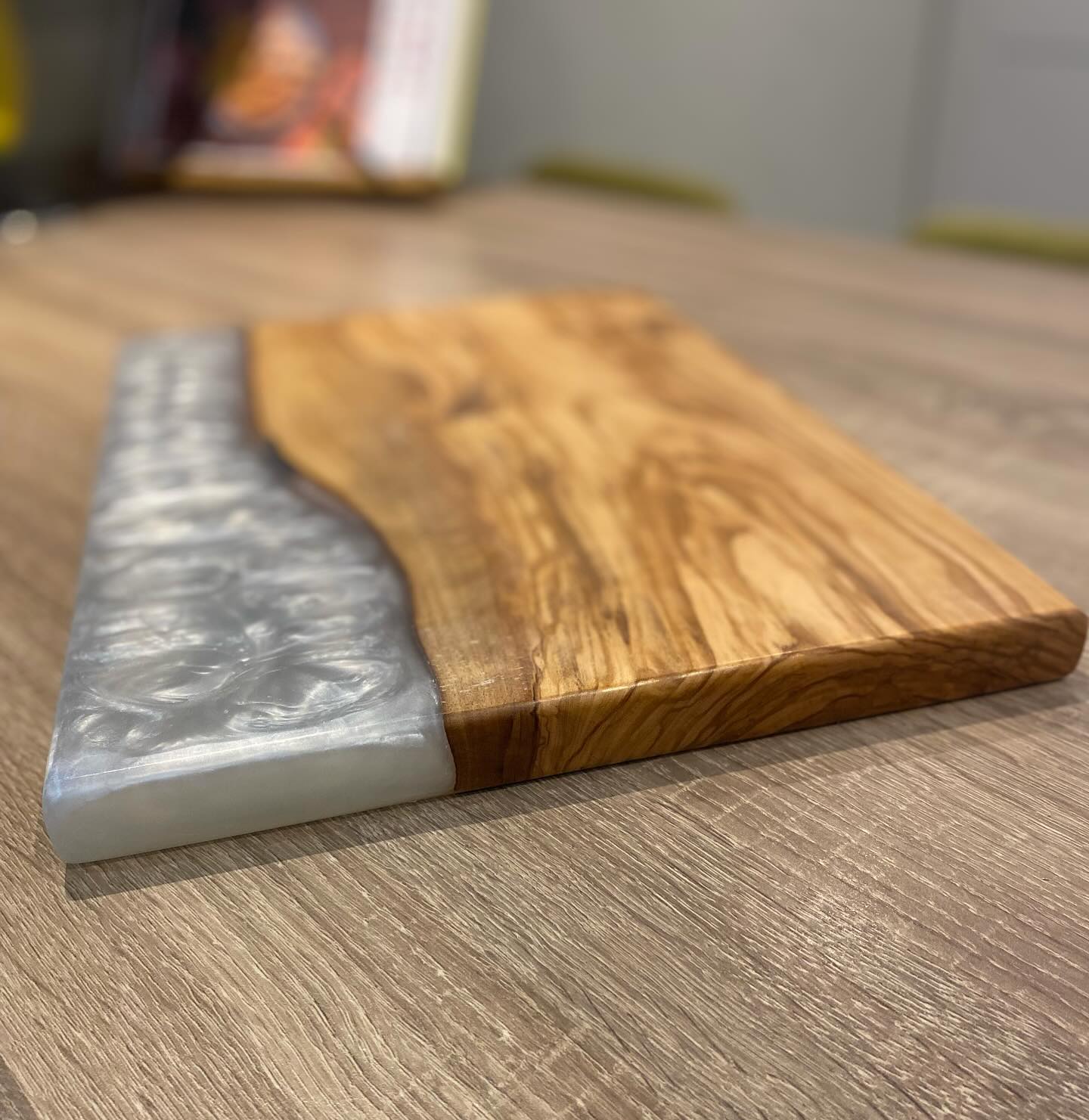 Another one finished!
This beauty won’t make it as far as the shop shelves as it was a commission for a lovely local lady.
It’s Olive wood with pearl white epoxy resin and made to the exact measurement the customer needed.
#wiltshire #wiltshirelife #wiltshirebusiness #warminster #cuttingboards #myfirsthome #mylovelykitchen #pearlwhite