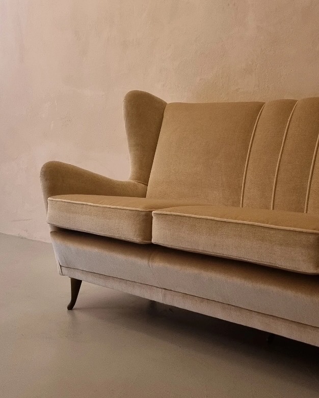 R E T R O - S O F A
⠀⠀⠀⠀⠀⠀⠀⠀⠀
This Sunday, I’m kicking back and reflecting on one of my favourite design trends, retro sofas! 🛋️✨ From bold curves to soft hues, these timeless pieces remind us how the past inspires the future.
⠀⠀⠀⠀⠀⠀⠀⠀⠀
As we step into 2025, let’s embrace spaces that feel as cozy as a Sunday afternoon and as bold as our dreams for the year ahead. Cheers to design that tells stories and a year filled with style, comfort, and creativity!
⠀⠀⠀⠀⠀⠀⠀⠀⠀
What does your sofa say about you, let us know what you look for in a sofa!
⠀⠀⠀⠀⠀⠀⠀⠀⠀
✔️ curved wing detail
✔️ elegant legs that turn out slightly
✔️ piping detail to match main fabric
✔️ slightly higher seat for comfort
⠀⠀⠀⠀⠀⠀⠀⠀⠀
Follow us for design inspirations @the_collectives_ldn
⠀⠀⠀⠀⠀⠀⠀⠀⠀
#designdetail #moodboard #moody #velvet #furnituredesigner #paletteboard #bathroomdesign #inspiration #interiordecor #instahappy #neautralpalette #vogueliving #elledecoration #interior #vintagedesign #sofa #earthy #palette #naturalvibes #Interiordesigninspo #timelessdesign #bespokeinteriors #interiordesign #retrovibes #newyearnewdesign #cozysunday #timeless #style #the_collectives_ldn🖤