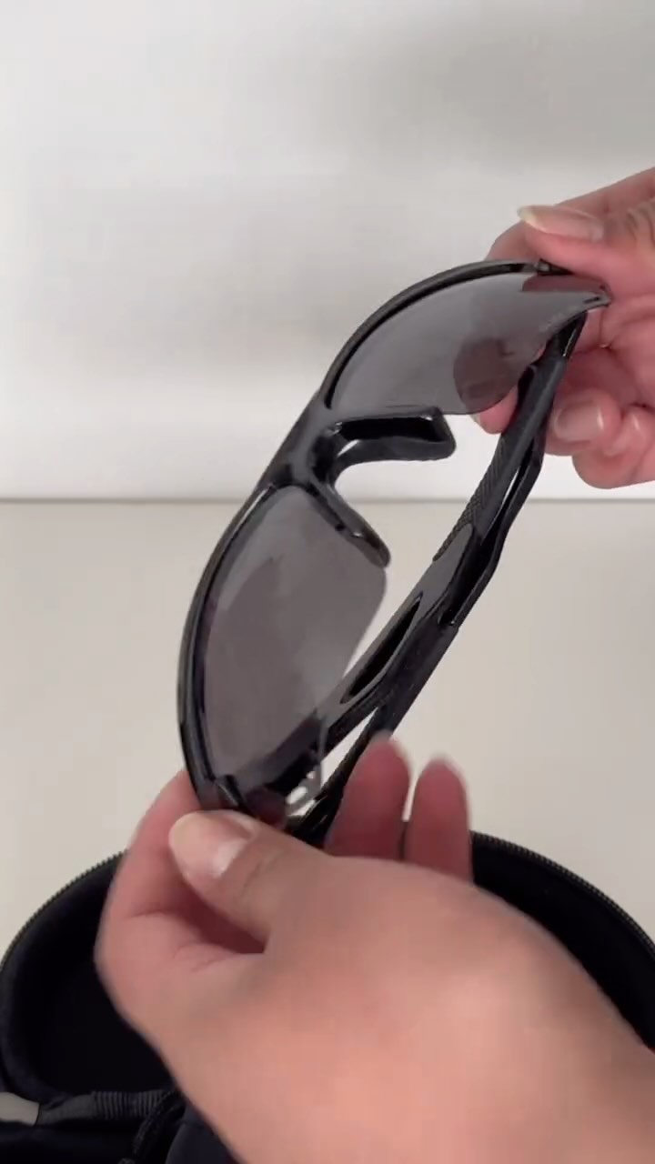 Unboxing our new Glide sunglasses.
#dnd #sunglasses #dndglide #sportssunglasses #everydaysunglasses