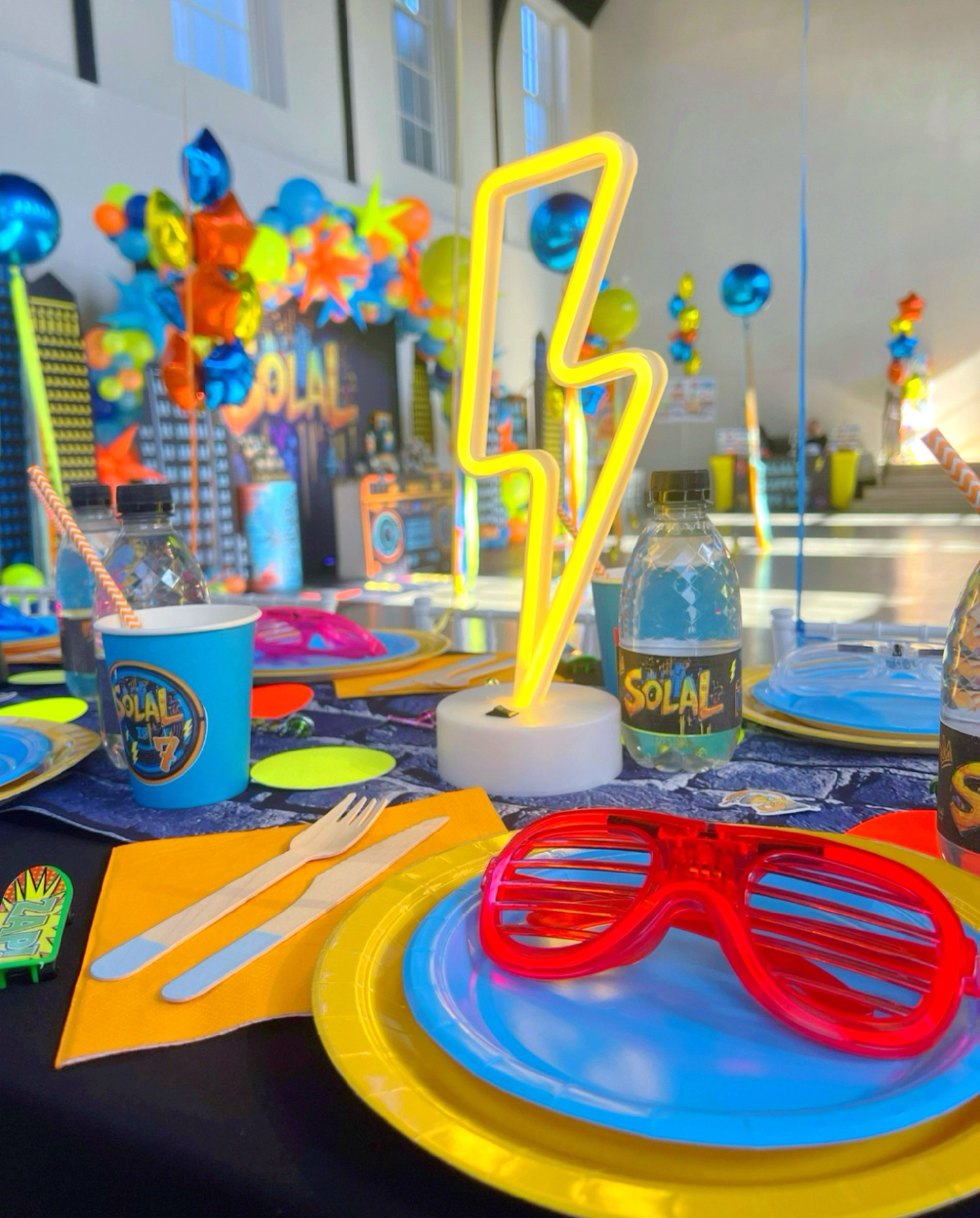 🪅Street Art Party 🪅
*
*
#themedbirthday #partystyling #partystylinglondon #childrensbirthday #partyplanning #londonkids #londonmums #streetartparty #streetart #childrenspartylondon #kidspartylondon #mykidatelier #neonparty #basketballparty #eventdesign #partydecorlondon #birthdaypartyideas #partyplanning #partyplanner #partystyling #birthday #birthdayfun #kidsinlondon #londonkids #birthdaydecor #themedparty #bespokeparty #balloons #paperdisco #tshirtdesign