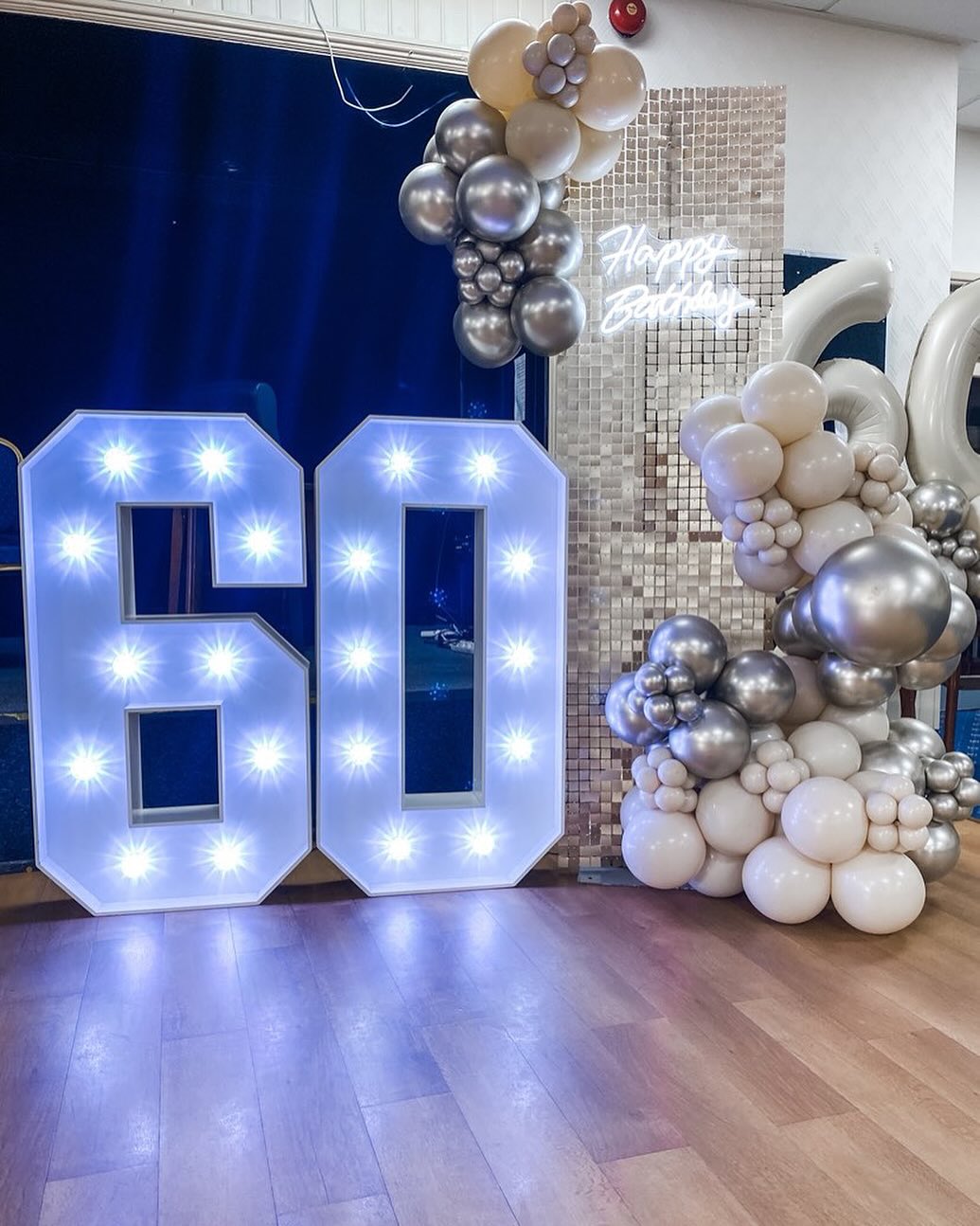 Mini sequin wall set up with the lovely @balloonbabebykate 🤍